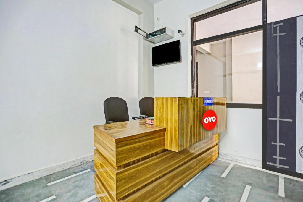 OYO Flagship 80629 Royal Tree