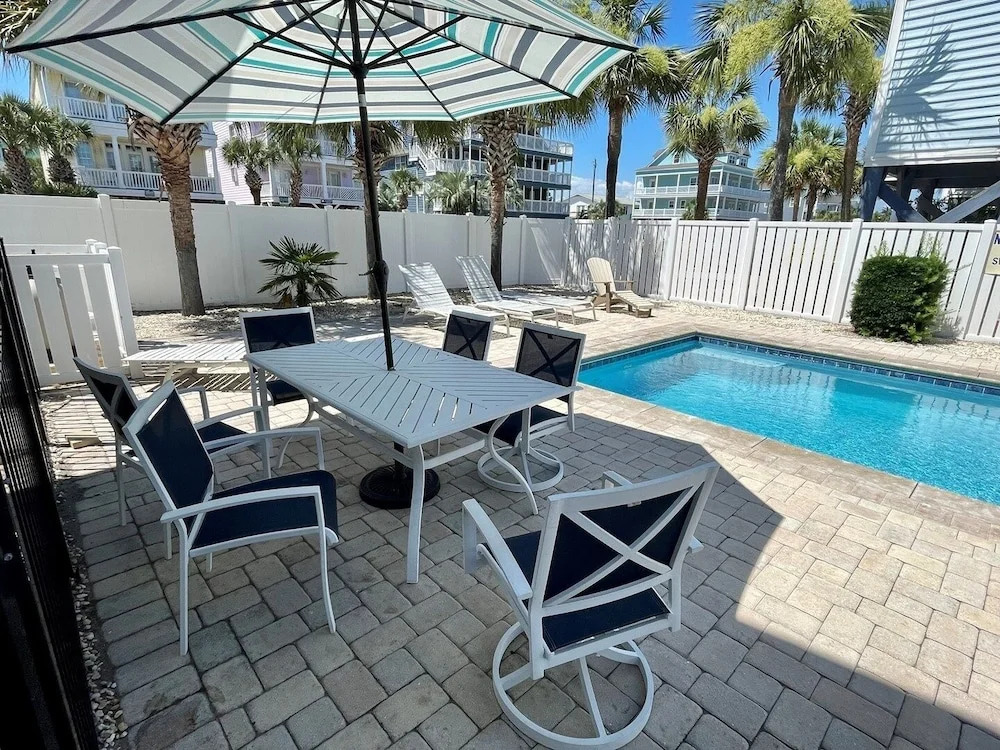 The Ocean House 6 Bedroom Home by RedAwning