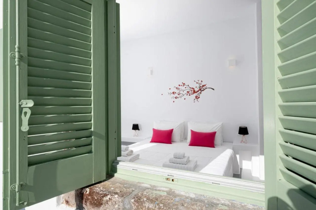 White Orchid Cave House & Studio