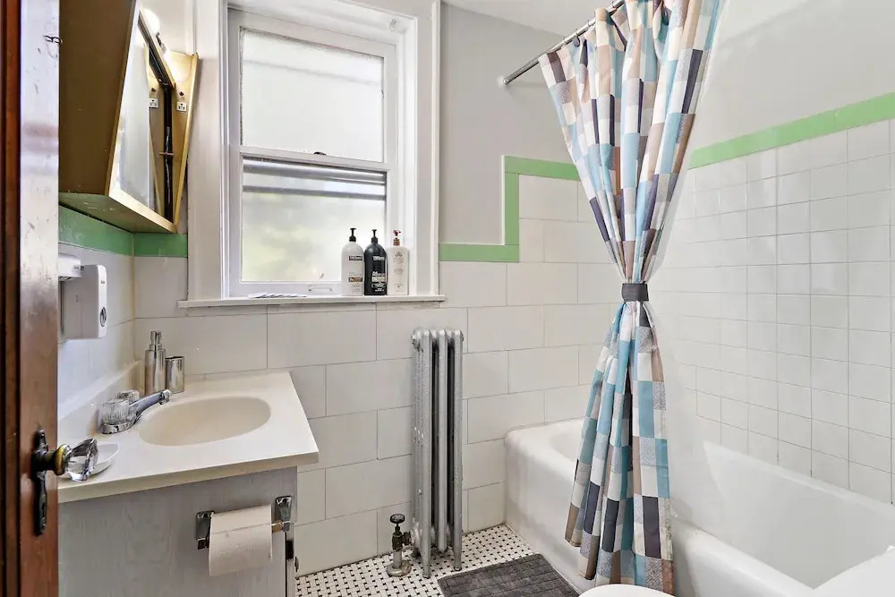 Contemporary Cragin 1BR Apt in Lockwood