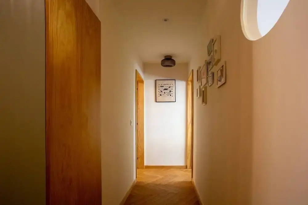 Alegr0 · 60s Chic Central Apartment w/ Garden