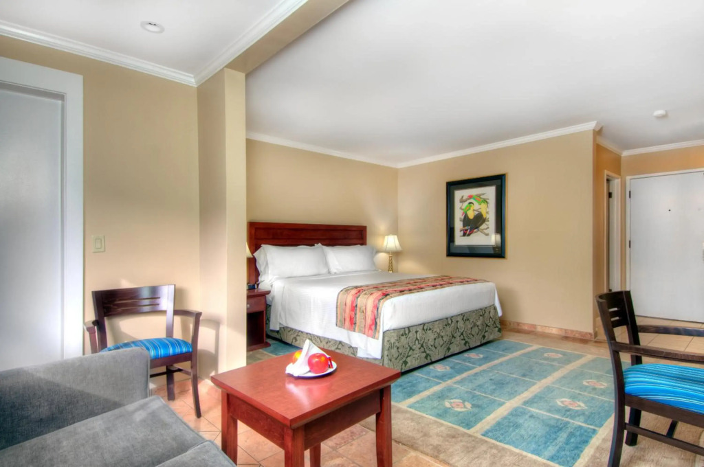 Dinahs Garden Hotel