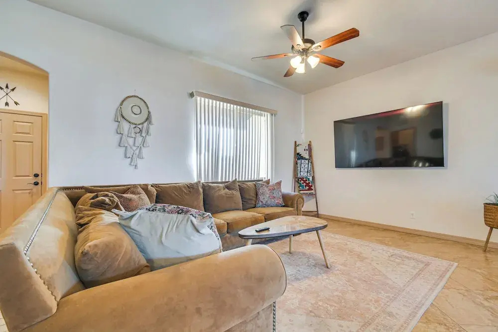 Putting Green & Mtn View: Lake Havasu City Home!