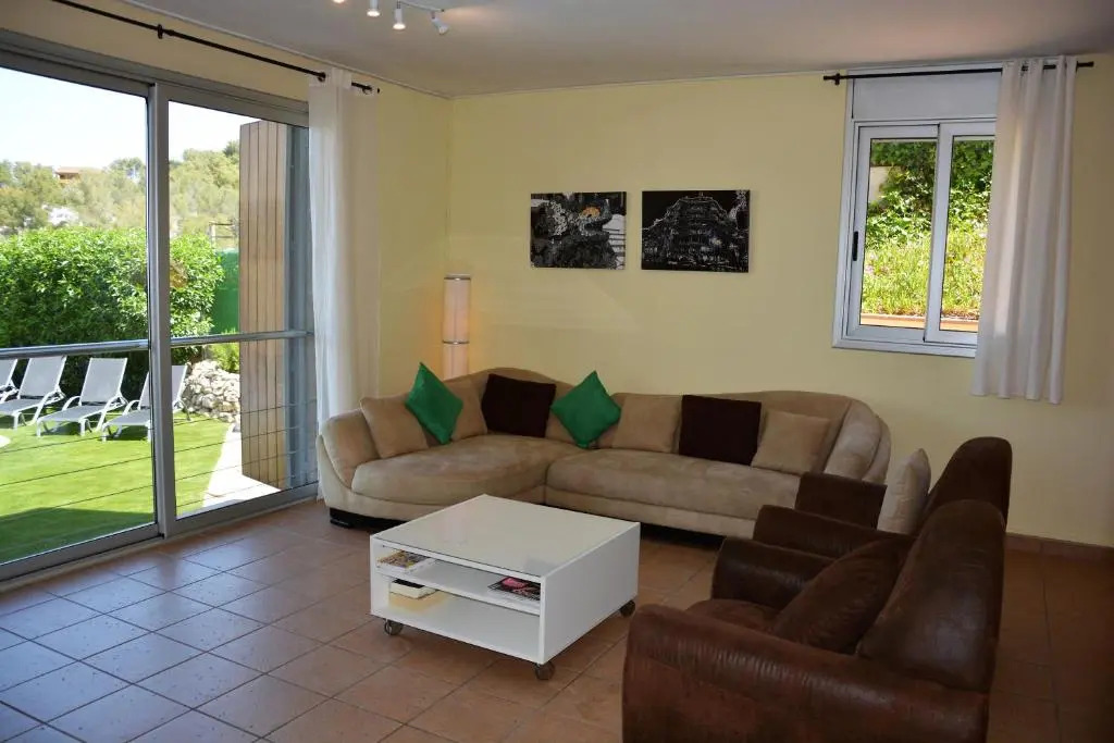 Villa Los Pinos 14 People AC Very confortable Outdoor area View Calm Area 10 minutes Drive From Sitges