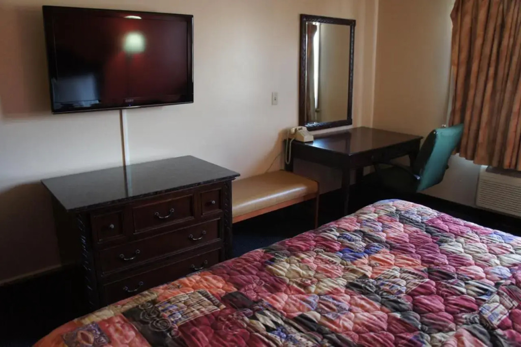 Select Inn Maple Grove