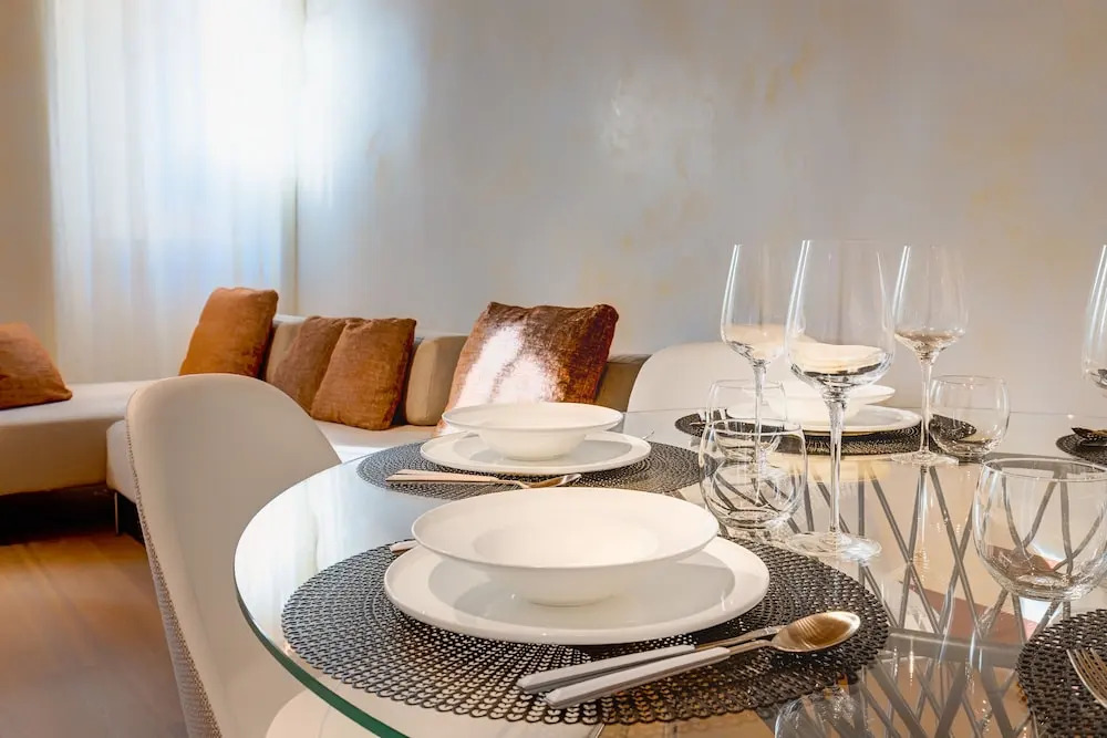 1881 LUXURY SUITES
