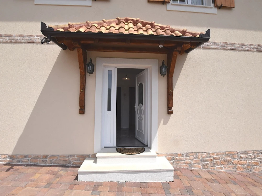 Beautiful Villa Near Opatija, 800m From the sea With Private Pool and Grill Area