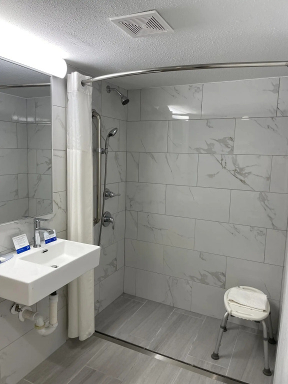 Rodeway Inn & Suites Williamsburg Central