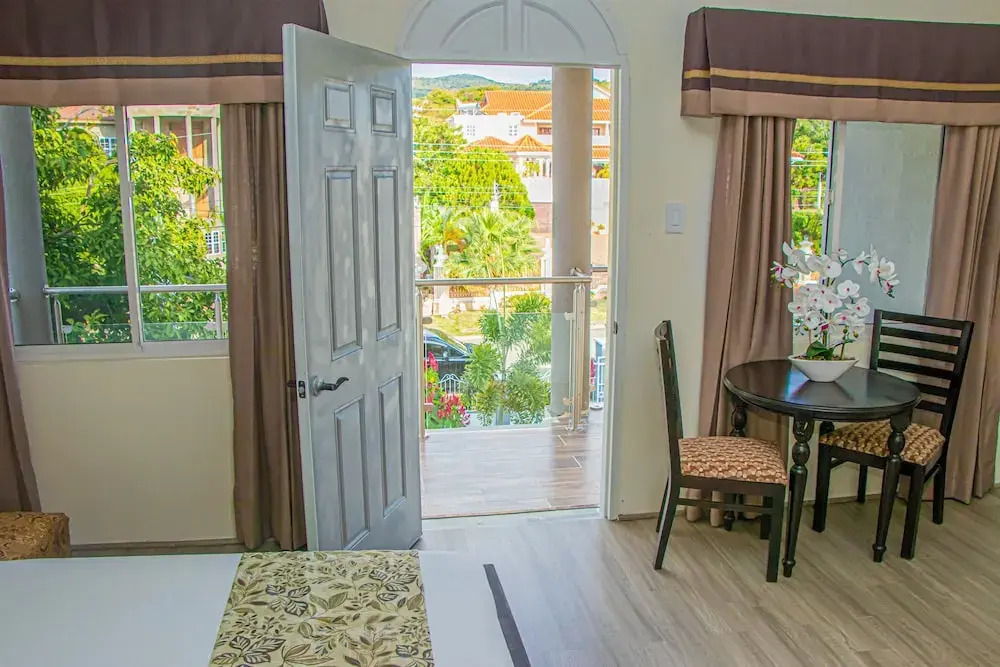 Crystal Jamaica Villa Tours