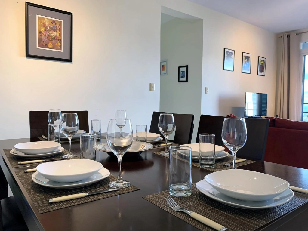 Luxury Modrn Apartment, w/amazing view, 3BR,Escalon,Exclus,Secur