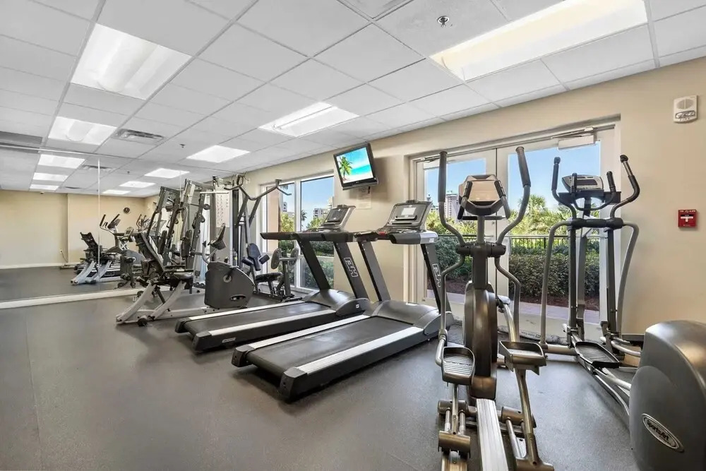 Miramar Beach Studio w/ Pool, Tennis & Walk to Beach Luau Eastern Sky