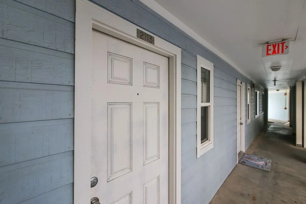 Seascape 2113 2 Bedroom Condo by RedAwning