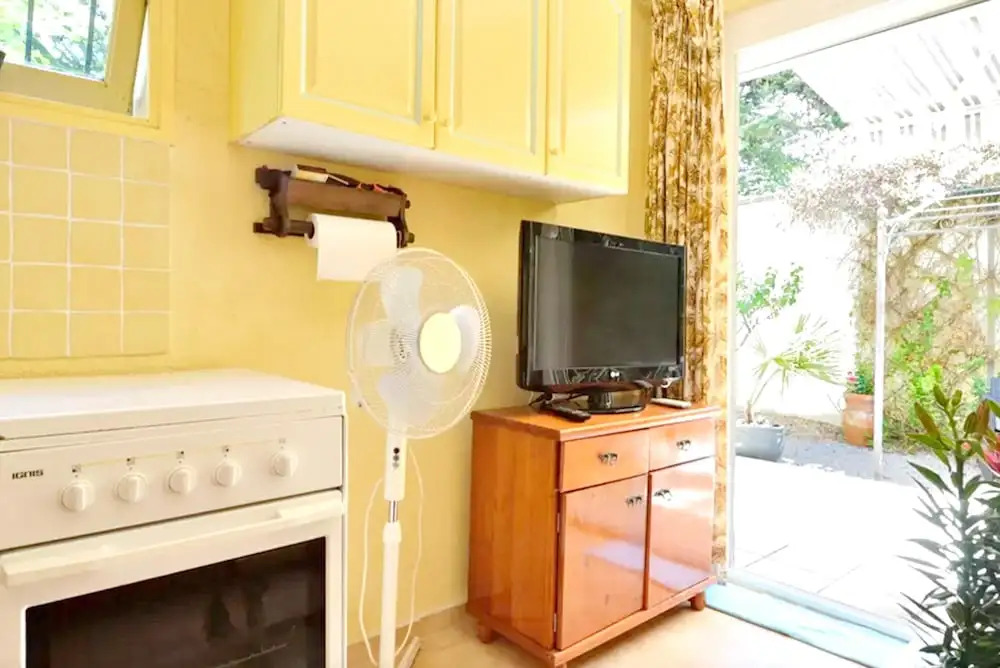 Apartment With one Bedroom in Fréjus, With Enclosed Garden and Wifi