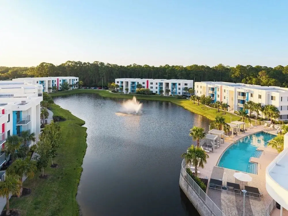 Daytona 3BR Getaway Pool, Gym, Pet Friendly