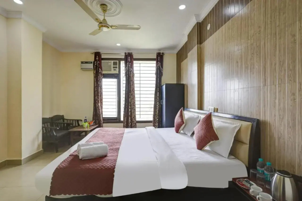 1 BR Guest house in BAN GANGA ROAD, Katra (0286), by GuestHouser