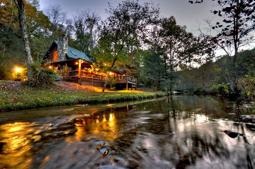 Whisper Creek Lodge by Escape to Blue Ridge