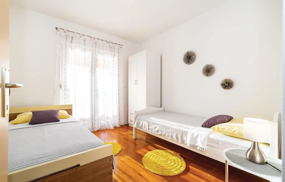 Awesome Home in Maslenica With Wifi and 3 Bedrooms