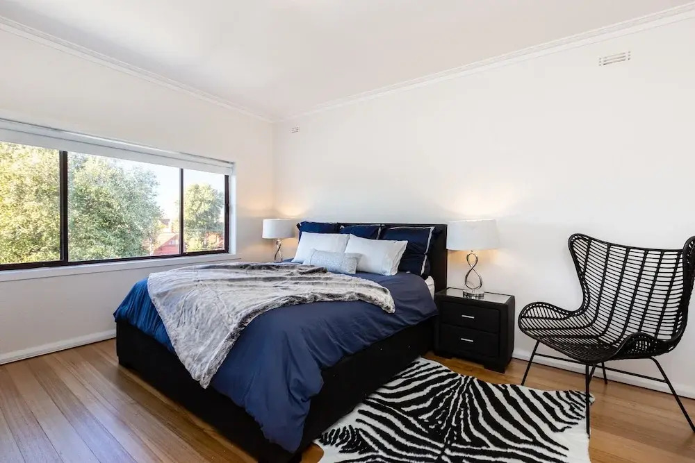 Lighthouse Cozy 2BDR with CITY VIEWS