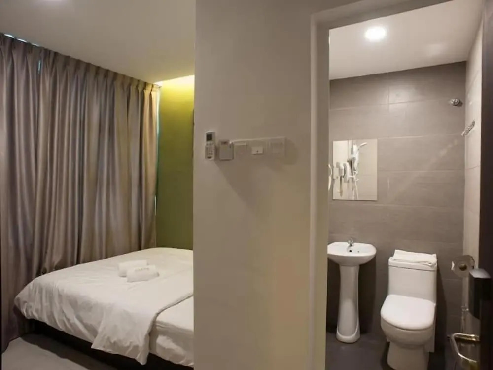 Econtel Queensbay