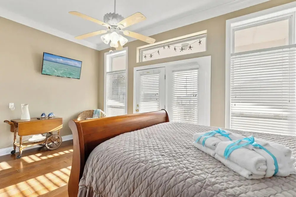 Epic Beach House With Private Pool, 175 ft to the Beach, U Gotta See It!