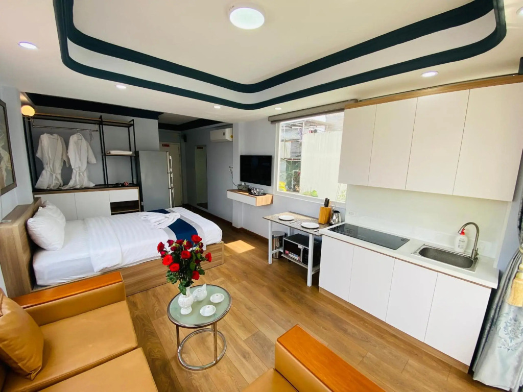 Home Away Do Quang Dau- Homestay, City Center, D1