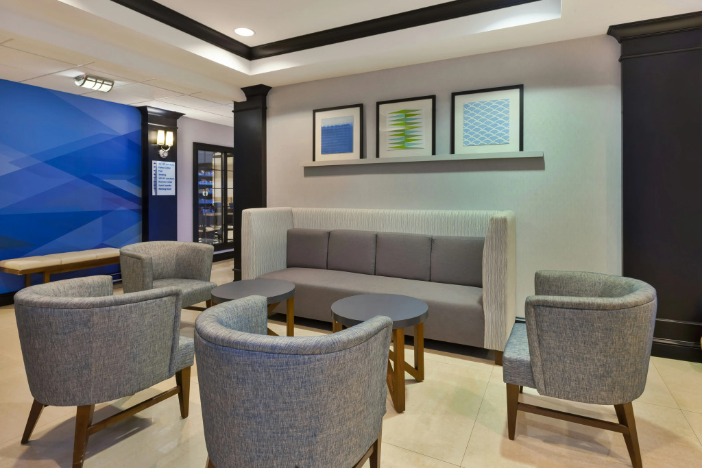 Holiday Inn Express Hotel & Suites Warminster-Horsham by IHG