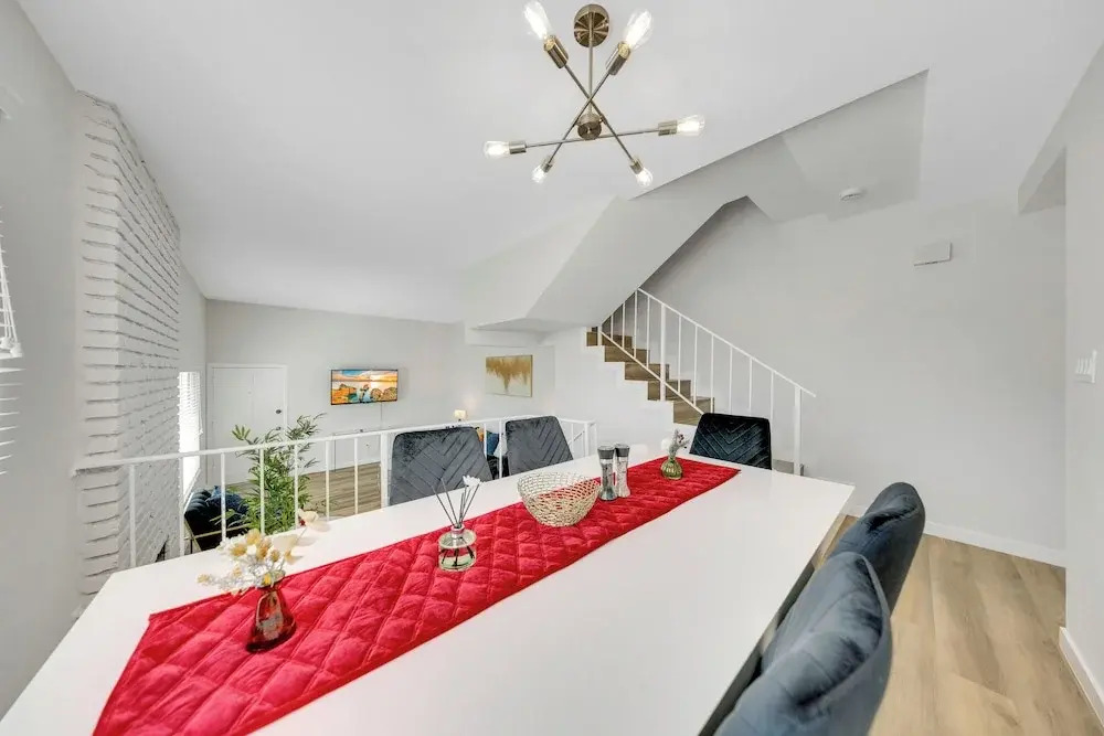 Oneluxstay 3BR Home Near the Beach