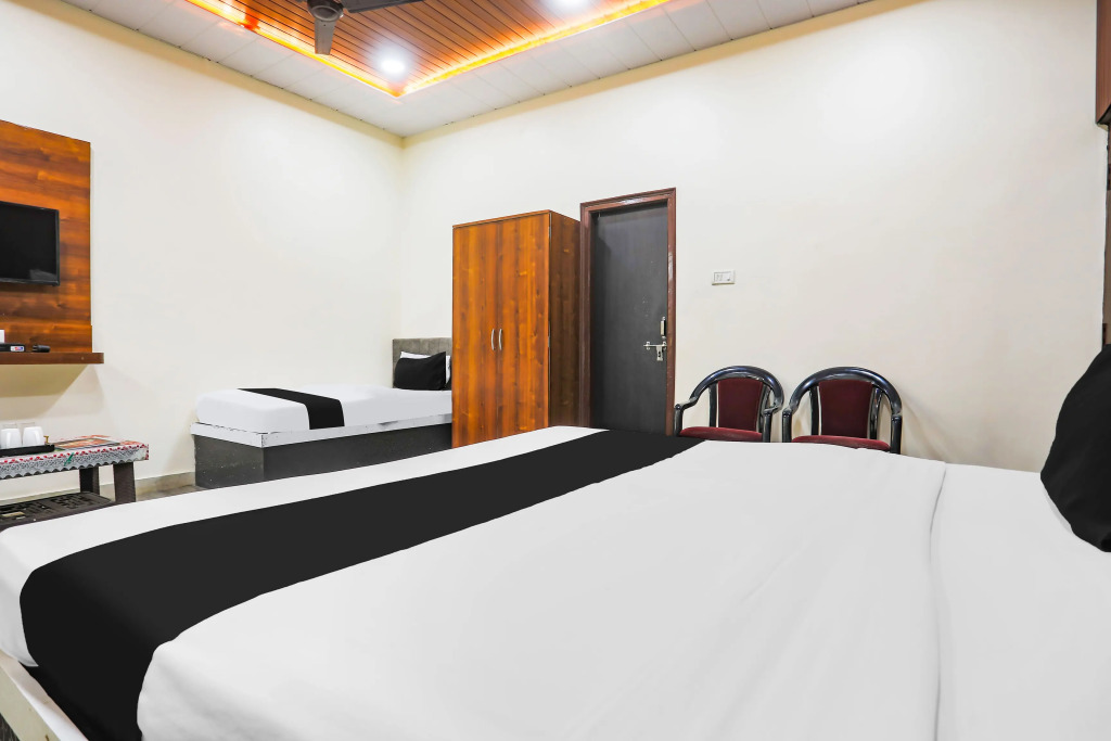 OYO Collection O Jagannath Mandir Road Formerly Paradise Residency