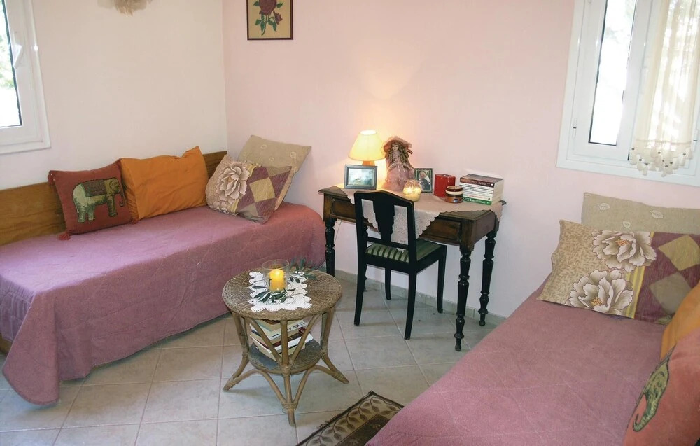 Amazing Home in Methoni Messinia With Wifi and 4 Bedrooms