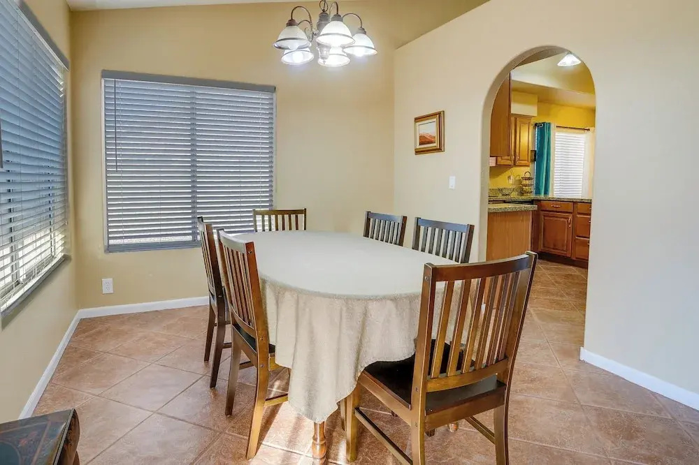 Pet-friendly Yard! Home Near State Farm Stadium