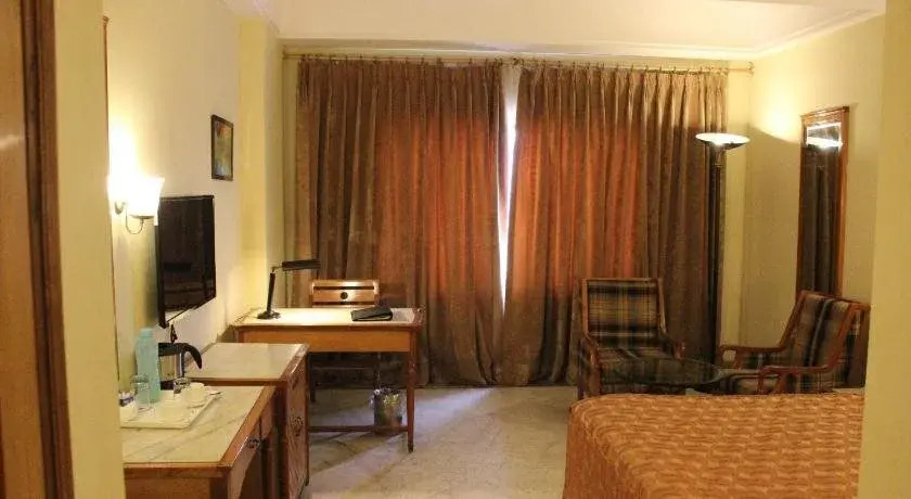 Leo Fort Hotel
