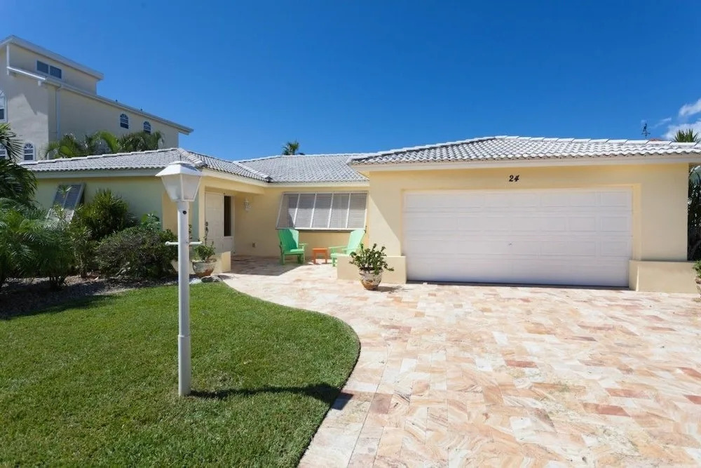 Palmview by RedAwning
