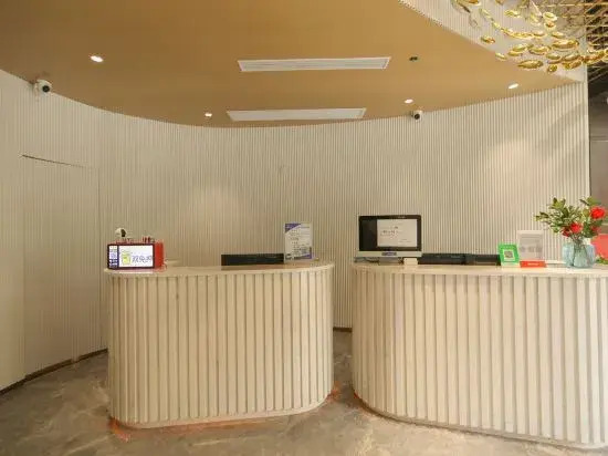 Yufuheng Business Hotel (Shenzhen Longhua Bus Station)