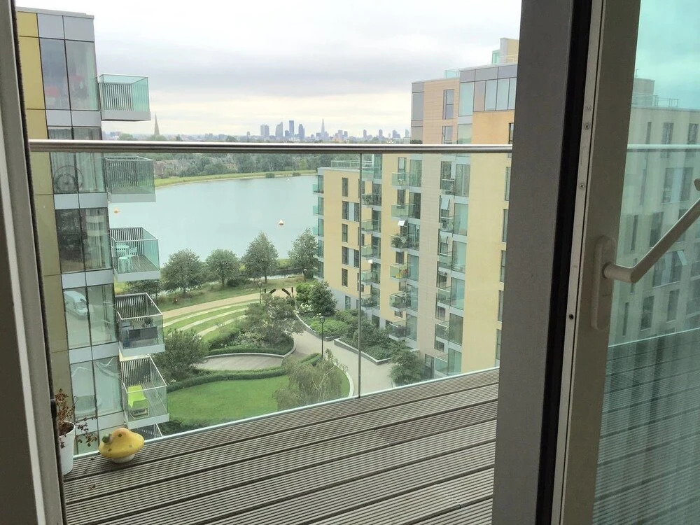 Modern and Airy 2 bed 2 Bath Flat With Great Views