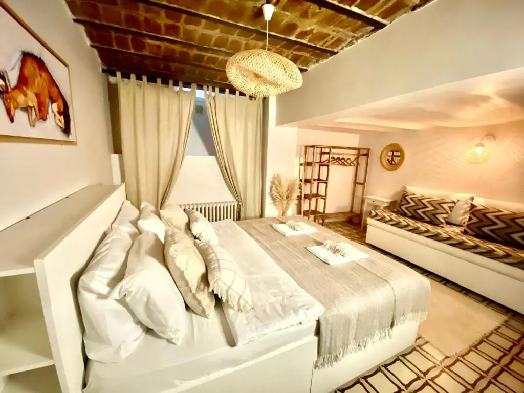100 m to Istiklal with priv Garden - 2 Bathroom - 2 Bedroom