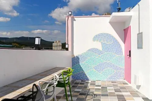 YOLO Mini Hostel