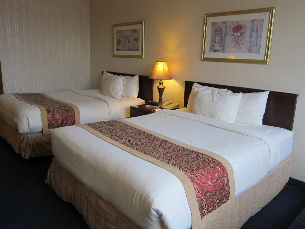 Toronto Plaza Hotel