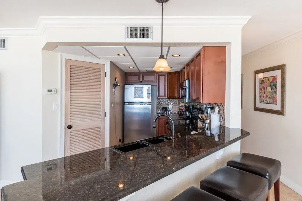 AquaVista East 301 - 3 Br condo by RedAwning