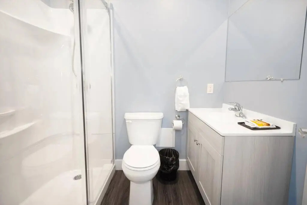 Unique 3BR 2bath Quadplex Free Parking Laundry