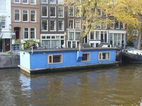 The Burret Houseboat