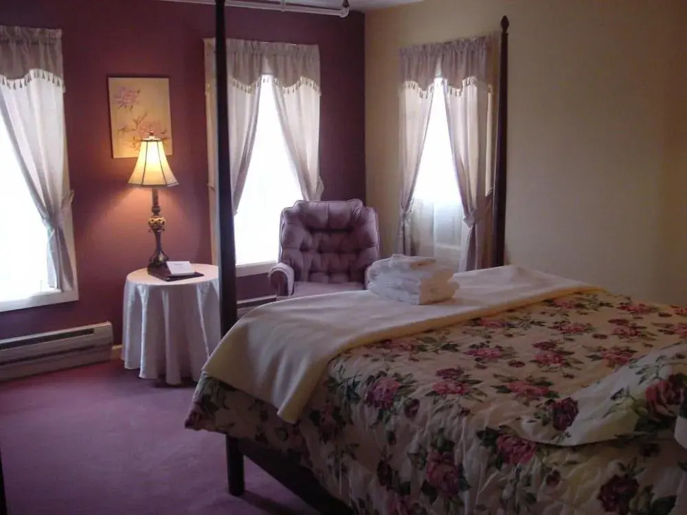 The Pines Inn