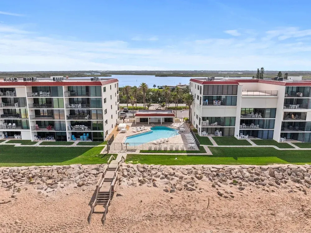 Ocean View 2B 2B Condo Pool New Smyrna FL