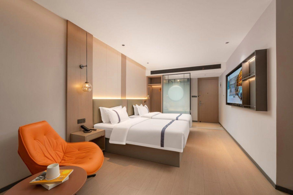 Vatica Hefei Maanshan Road Lvdiyinghai Zhugang Metro Station Hotel