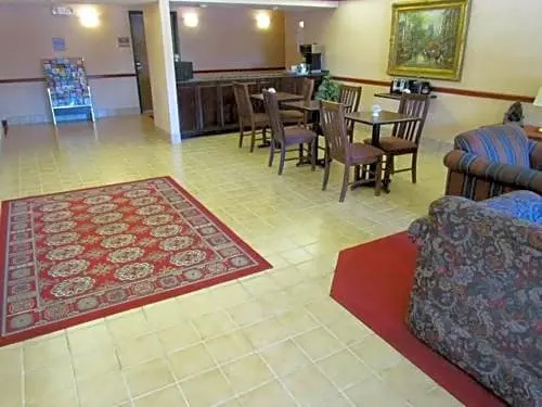 Western Inn & Suites Hampton