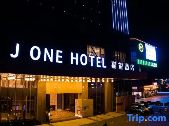J One Hotel