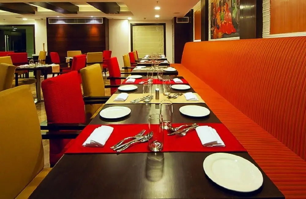 Park Square Hotel And Banquet