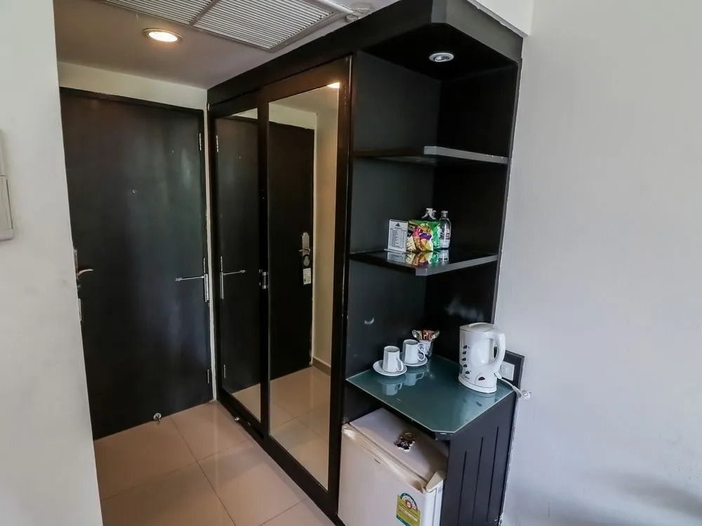 Boss Suites Nana Hotel