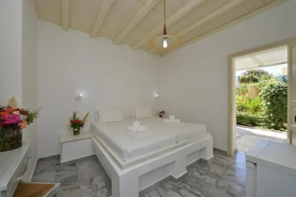 Surfing Beach Village Paros