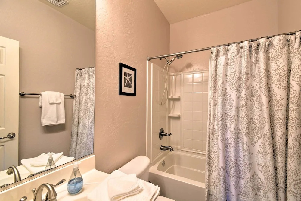 Goodyear Escape w/ Grill: Community Pool Access!
