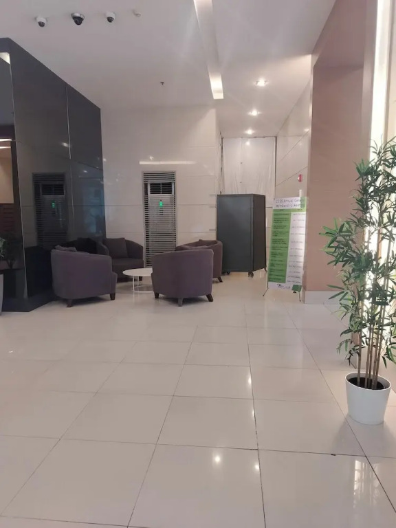 Cozy Quezon City Condo With Private Pool w Elevator Access